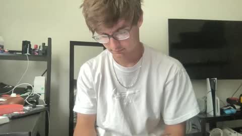 Snapshot of ryan287747 chatting on 05.18.26 ryan online show from 05.18.26