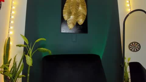 Ryan independent model online show from 09.13.25