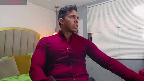 Snapshot of ryan_nesson chatting on 10.01.25 Ryan online show from 10.01.25