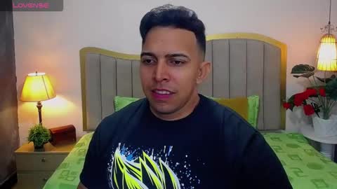 Snapshot of ryan_nesson chatting on 10.04.25 Ryan online show from 10.04.25