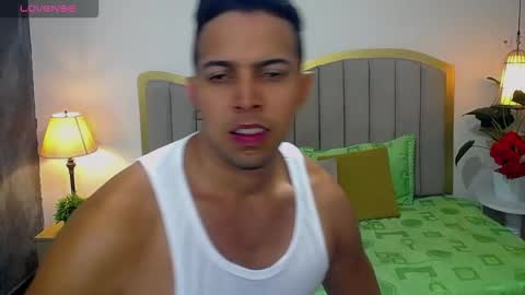 Snapshot of ryan_nesson chatting on 10.13.25 Ryan online show from 10.13.25