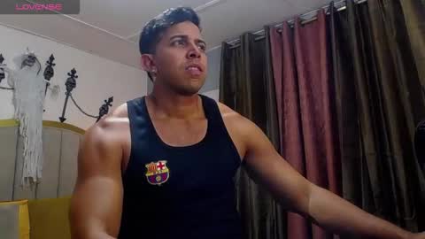 Snapshot of ryan_nesson chatting on 11.01.25 Ryan online show from 11.01.25