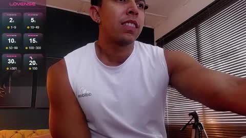 Snapshot of ryan_nesson chatting on 11.29.25 Ryan online show from 11.29.25