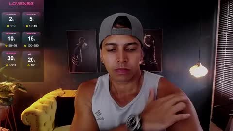 Snapshot of ryan_nesson chatting on 12.05.25 Ryan online show from 12.05.25