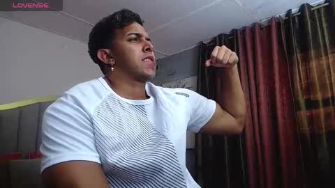 Snapshot of ryan_nesson chatting on 01.05.26 Ryan online show from 01.05.26