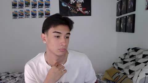 Snapshot of ryan_valentine17 chatting on 05.07.26 ryan online show from 05.07.26