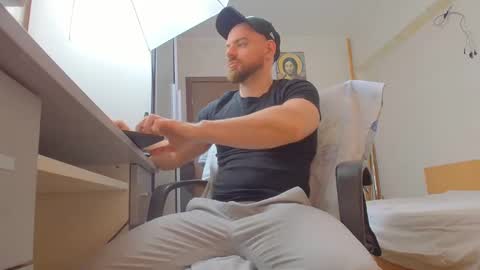 Ryanstone  online show from 04.01.26