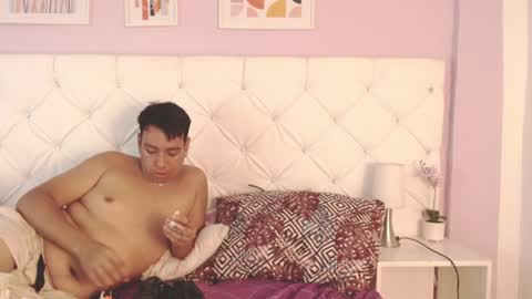 Snapshot of ryder_n_violet chatting on 02.04.25 Ryder and Violet online show from 02.04.25