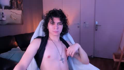 Snapshot of rylanstone chatting on 09.29.25 Rylan online show from 09.29.25