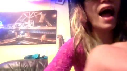 Snapshot of ryliemackenzie93 chatting on 03.25.26 ryliemackenzie93 online show from 03.25.26