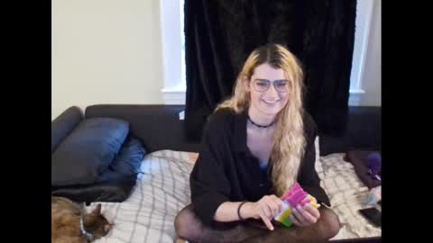 Snapshot of ryn_michele chatting on 12.15.24 Ryn Michele online show from 12.15.24