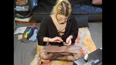 Snapshot of ryn_michele chatting on 12.17.24 Ryn Michele online show from 12.17.24