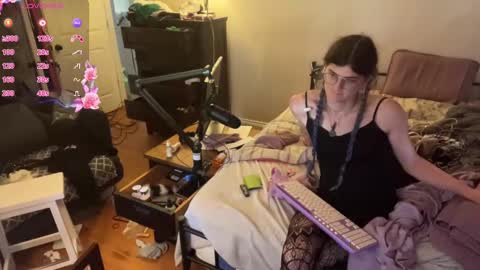 Snapshot of ryn_michele chatting on 09.13.25 Ryn Michele online show from 09.13.25