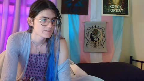 Snapshot of ryn_michele chatting on 09.17.25 Ryn Michele online show from 09.17.25
