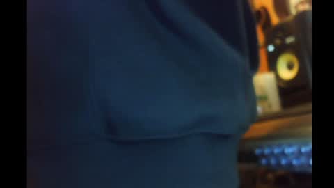 Snapshot of rynoxox chatting on 01.20.25 rynoxox online show from 01.20.25