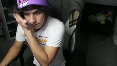 Snapshot of ryot35 chatting on 11.04.25 Ryot3 online show from 11.04.25