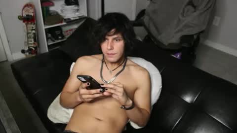 Snapshot of ryot35 chatting on 11.04.25 Ryot3 online show from 11.04.25