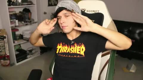 Snapshot of ryot35 chatting on 11.29.25 Ryot3 online show from 11.29.25