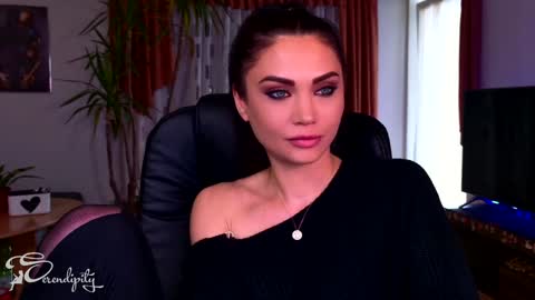 Snapshot of s3r3ndipity chatting on 12.19.24 Y      online show from 12.19.24