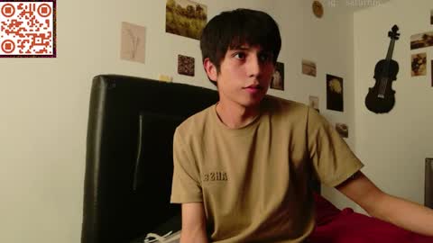 Snapshot of s_a_t_u_r_n chatting on 04.10.26 ST online show from 04.10.26