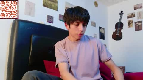 Snapshot of s_a_t_u_r_n chatting on 04.11.26 ST online show from 04.11.26