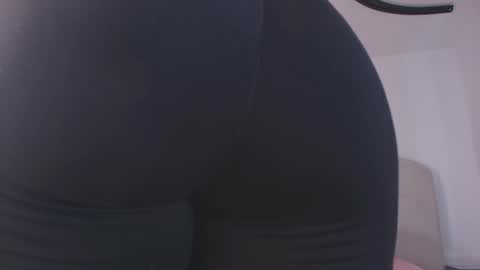s_sofia_ online show from 12.15.25
