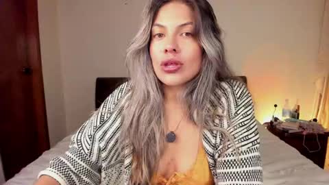Snapshot of s_u_n_r_i_s_e_e chatting on 05.17.26 Leslie Beltrn online show from 05.17.26