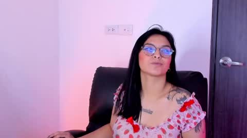 Snapshot of saam_collins69 chatting on 05.21.26 Val online show from 05.21.26