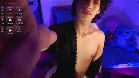 Snapshot of saanti_foxs chatting on 09.15.25 Santi online show from 09.15.25