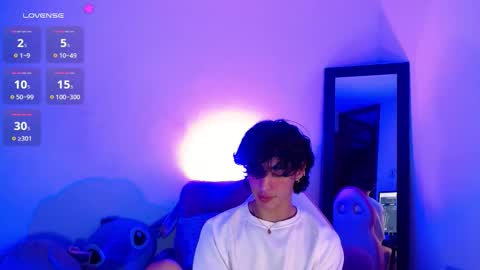Snapshot of saanti_foxs chatting on 09.23.25 Santi online show from 09.23.25