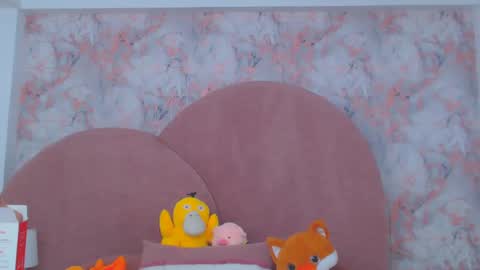 Saara Brown online show from 02.04.25