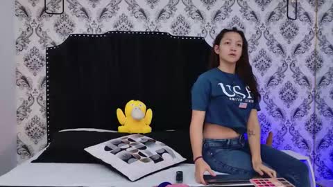 Saara Brown online show from 09.24.25