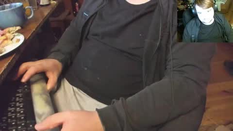 1141323  my Lord Mister Max   moms treasure online show from 09.14.25