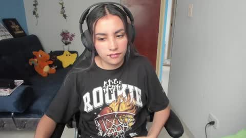 Snapshot of sabrina_chester_02 chatting on 01.10.25 Angie online show from 01.10.25