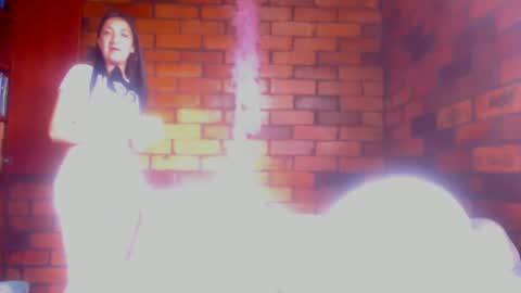 Snapshot of sabrina_v_ chatting on 03.05.25 Sabrina online show from 03.05.25