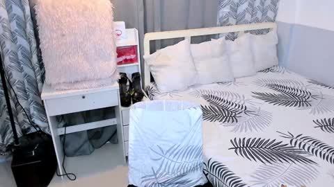 Snapshot of sabrinaametyst chatting on 12.02.24 urHOT SABBY online show from 12.02.24