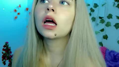 Snapshot of sabrinaexpositoxx chatting on 11.28.25 SABRI online show from 11.28.25