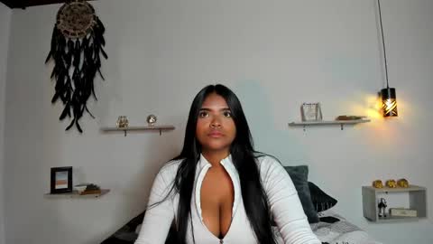 Snapshot of sabrinaghyal chatting on 09.21.25 Sabrina online show from 09.21.25