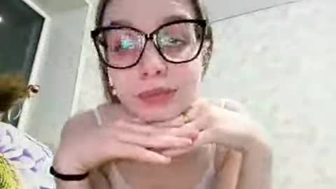 Snapshot of sabrinahandlin chatting on 04.28.26 Sabrina online show from 04.28.26
