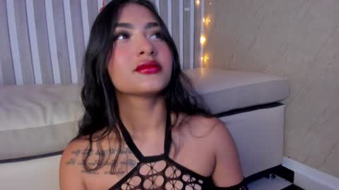 mariana  online show from 02.04.25