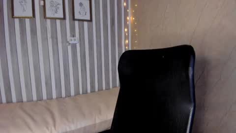 mariana  online show from 02.12.25