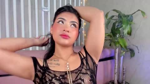 mariana  online show from 09.11.25