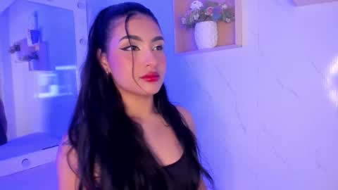 mariana  online show from 11.20.25