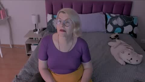 Sabrina MacMarren online show from 02.24.25