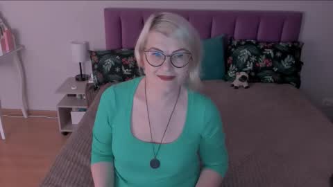 Sabrina MacMarren online show from 02.28.25