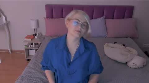 Sabrina MacMarren online show from 03.11.25