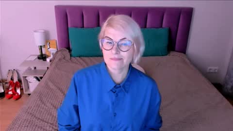 Sabrina MacMarren online show from 10.25.25