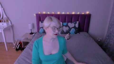 Sabrina MacMarren online show from 02.10.26