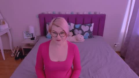 Sabrina MacMarren online show from 02.15.26