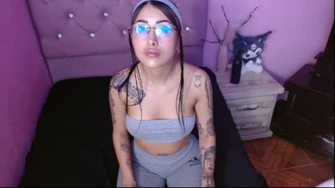 Snapshot of sabrinapaulson chatting on 05.27.26 sabrinapaulson online show from 05.27.26